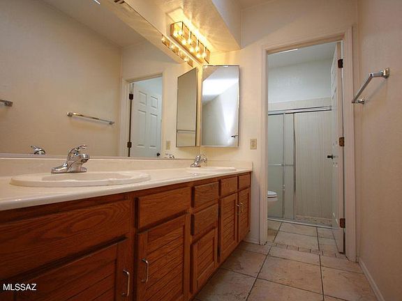 2nd image of 4412 N Camino Ferreo