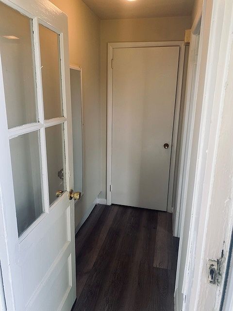 entrance with closet