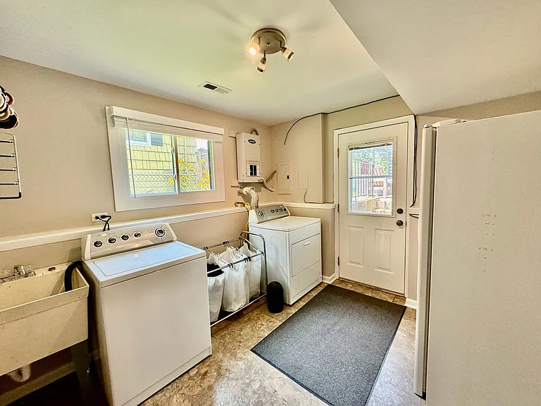 514 S Yale Ave — Photo 47