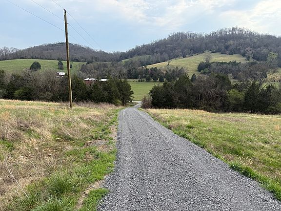 3rd image of 222 Cook Hollow Ln
