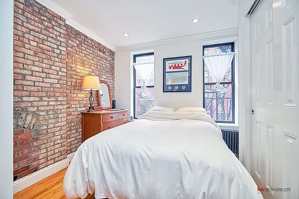 Rented by Keller Williams NYC | media 16