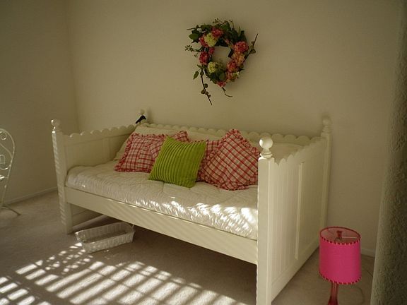 Upstairs 2nd Bedroom