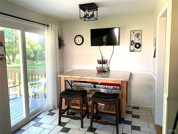 5th image of 2718 Forest Hill Dr