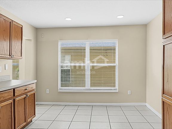 4th image of 5233 Mango Fruit St