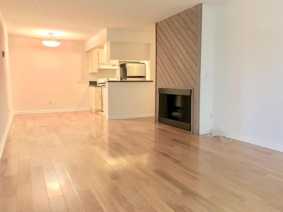 4th image of 7777 Hollywood Blvd APT 103