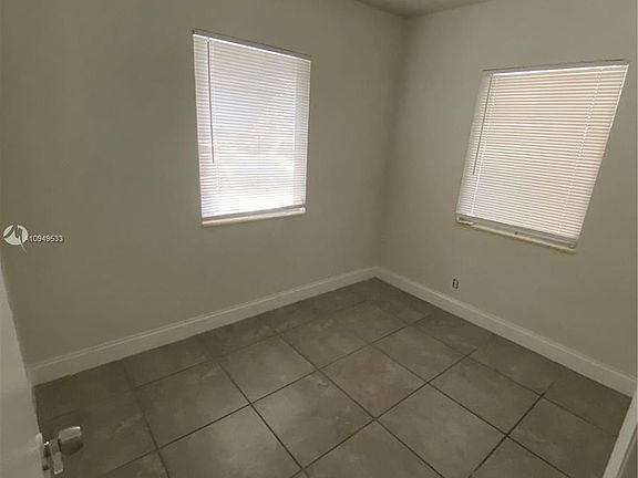 5th image of 618 NE 8th Ave #1-5