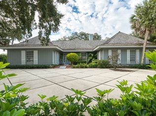 230 Johns Island Dr, Indian River Shores, FL 32963