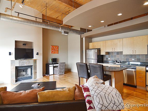 Kitchen/Living Room