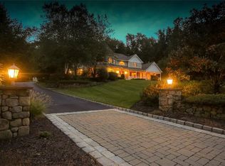 4 Pvt Lovett Ct, Blauvelt, NY 10913