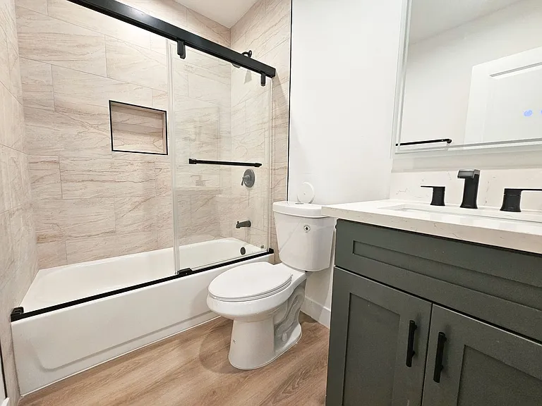 1307 S Ogden Dr #1C — Photo 9