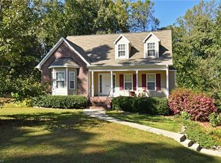 555 Croydon Ln, Winston Salem, NC 27107