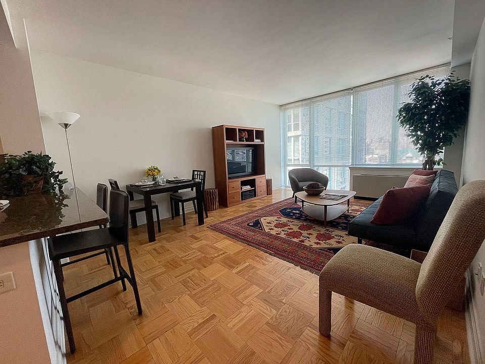 1st image of 1510 Lexington Ave APT 16M