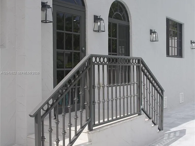 1345 Hollywood Blvd — Photo 30