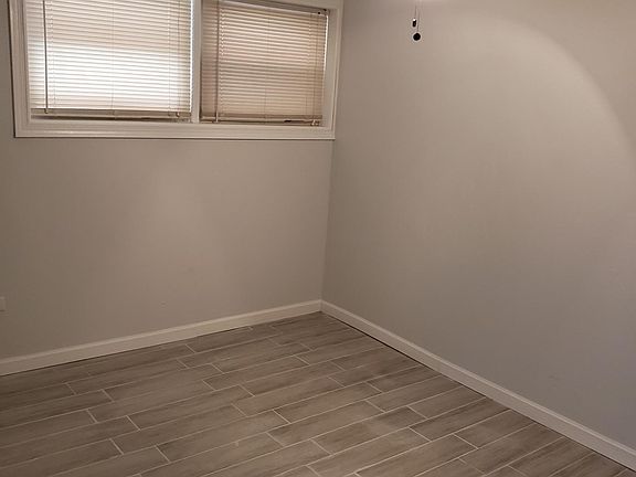 4th image of 5940 S Kilbourn Ave #1G