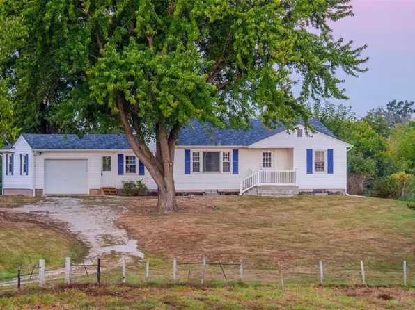 22 Gnade Rd, Elsberry, MO 63343