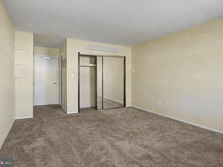 2282 Suzann Dr — Photo 22
