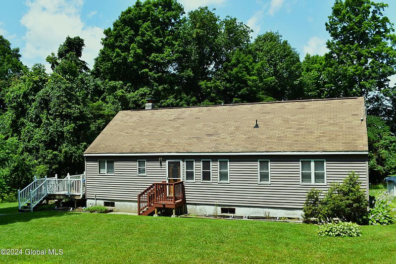 4th image of 153 Wood Road