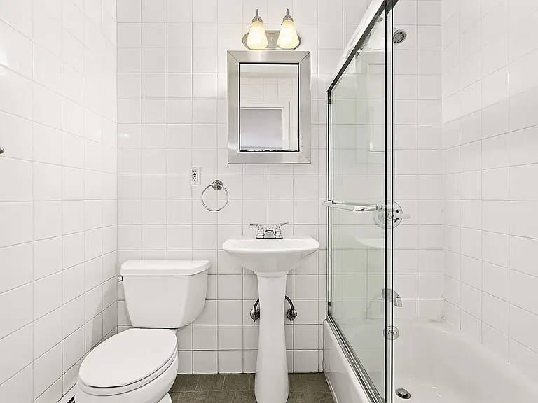 174 Douglass St #1 — Photo 4
