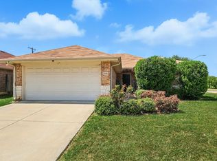 9100 Saint Barts Rd, Fort Worth, TX 76123