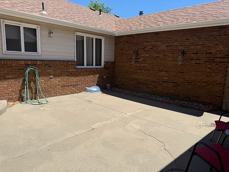 403 Dahlia St — Photo 10