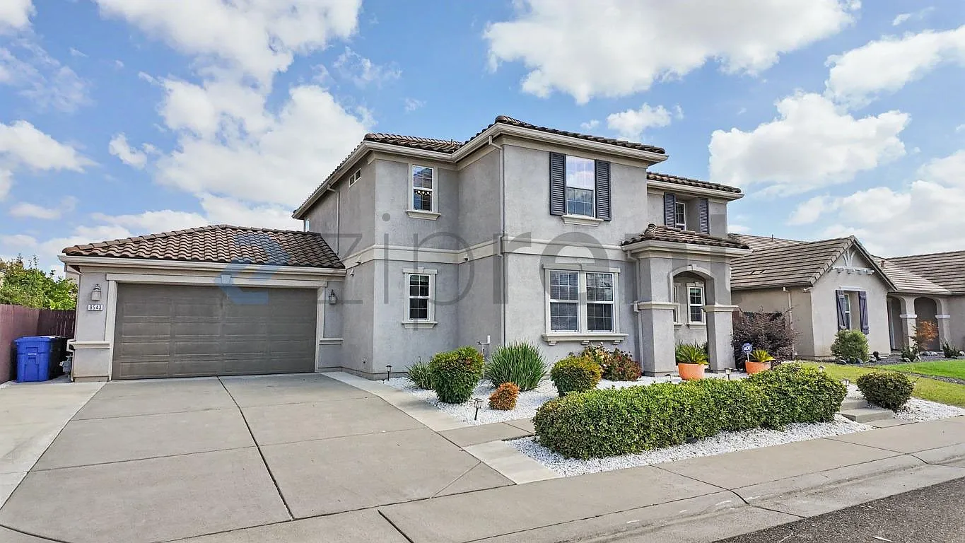 4 bed, 2589 sqft, $3,400 — Photo 4