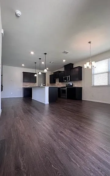 2405 Larimar Dr — Photo 4