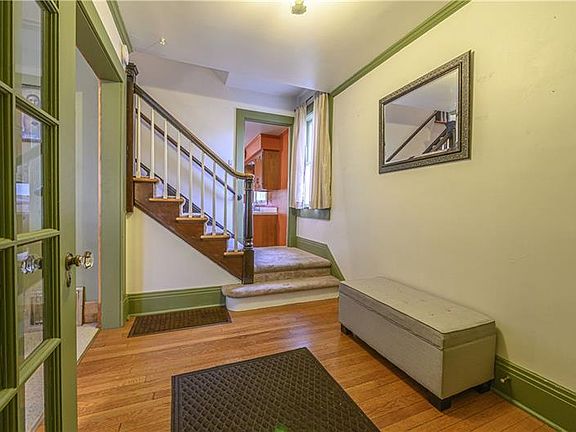 3rd image of 330 Walnut Ave