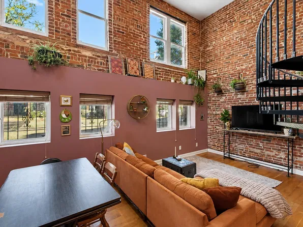 102 Hamilton Ave, Columbus, OH 43203