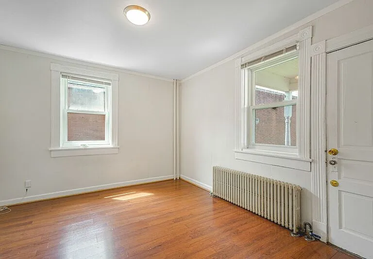 1004 Prince Edward St #1 — Photo 7