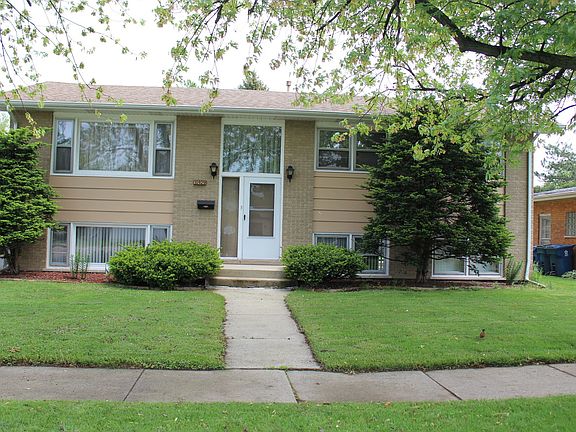 2nd image of 10929 S Oak Park Ave
