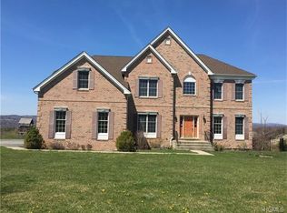133 Sunflower Cir, Wappingers Falls, NY 12590