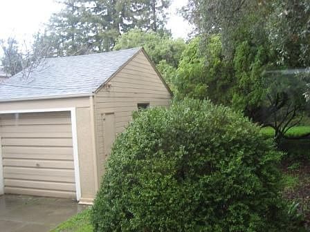 2nd image of 1068 Pine St
