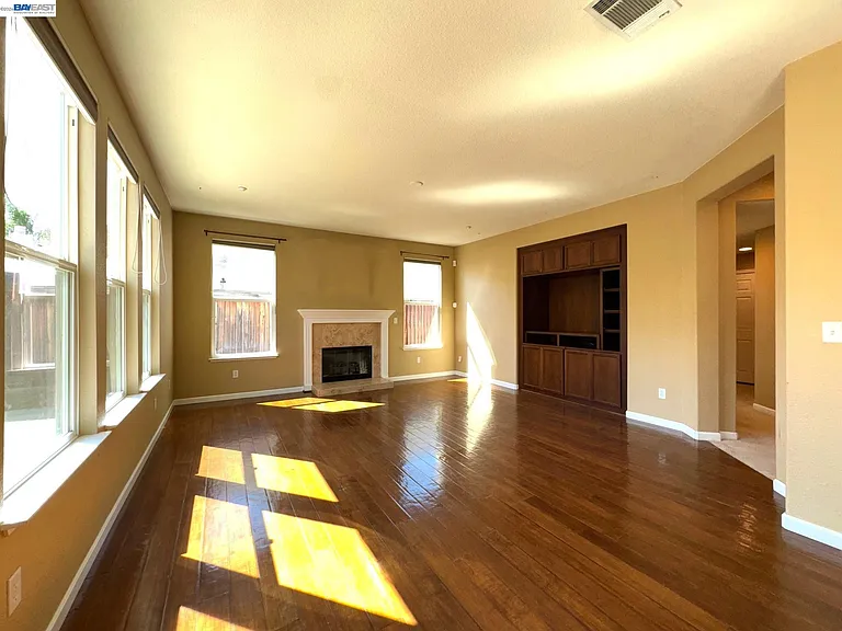 1669 Marina Way — Photo 8