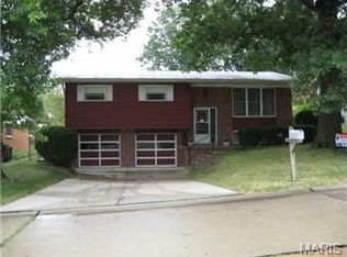 8620 Carriage Way Dr, Saint Louis, MO 63123