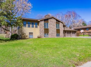 1312 Crest Dr, Chaska, MN 55318