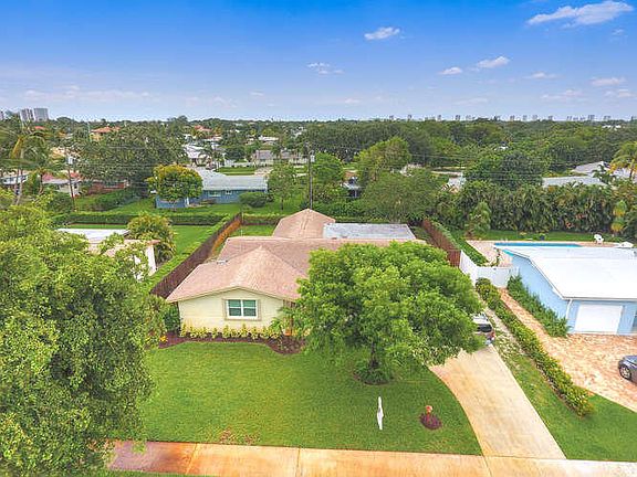 2nd image of 716 Westwind Dr