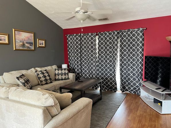 4611 Court Yard Dr #4611