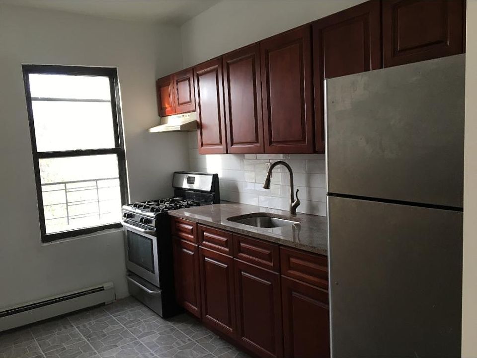 2nd image of 150 Warburton Ave