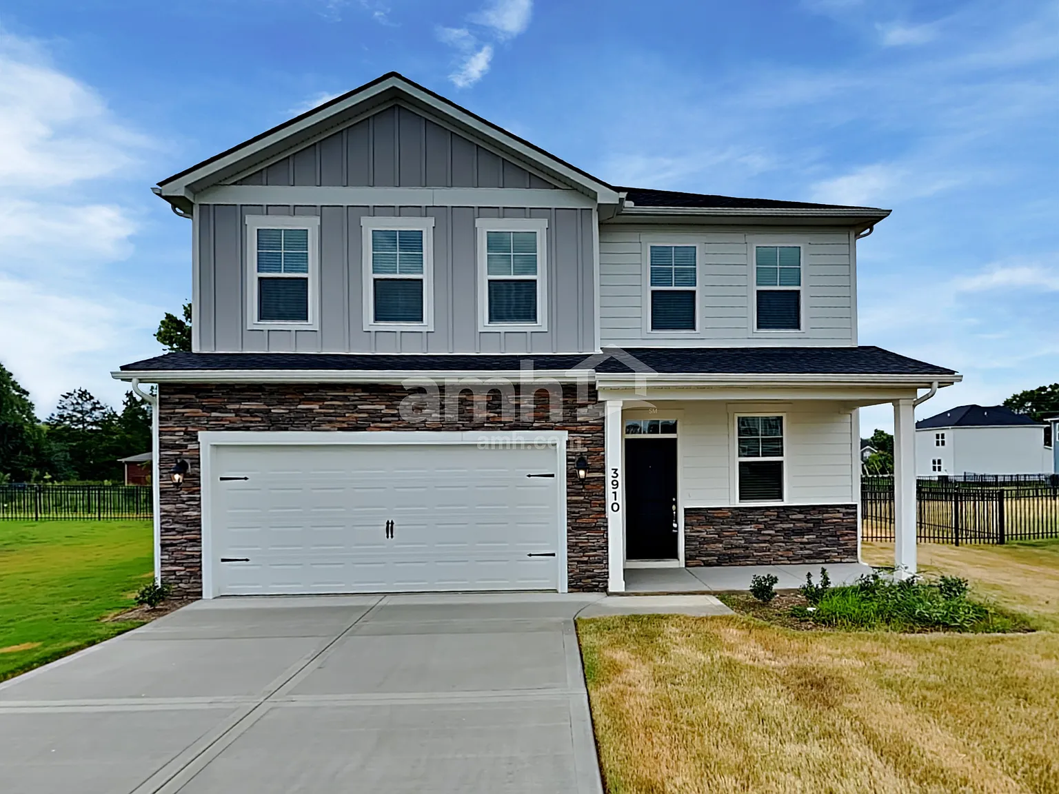 3 bed, 2.5 bath, 1895 sqft, $2,470 — Photo 1
