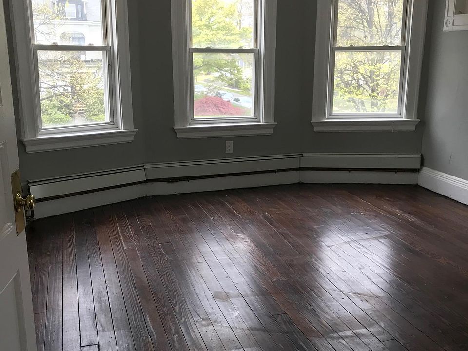 2nd image of 418 Prospect St #2