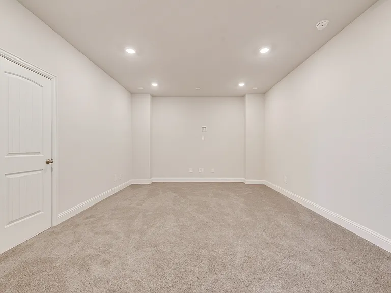 306 Duxbury Ct — Photo 28