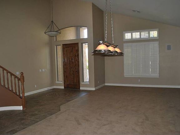 Entry/Living Room