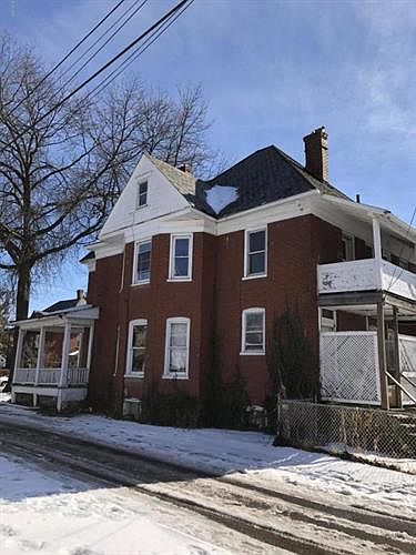 2nd image of 689 4th Ave