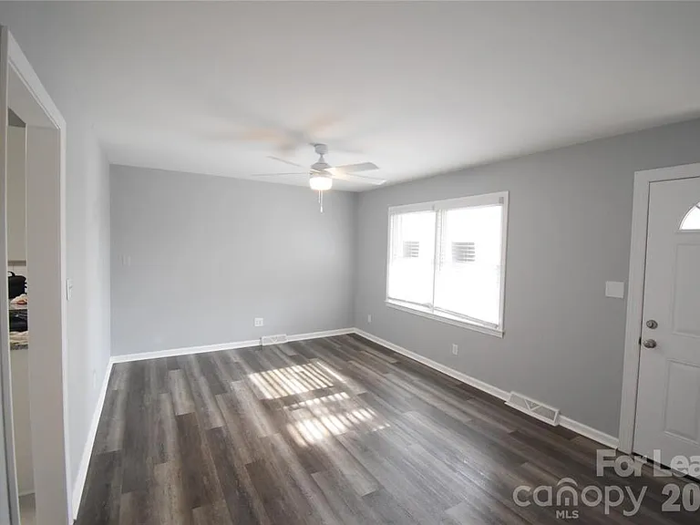 924 Edgegreen Dr — Photo 28