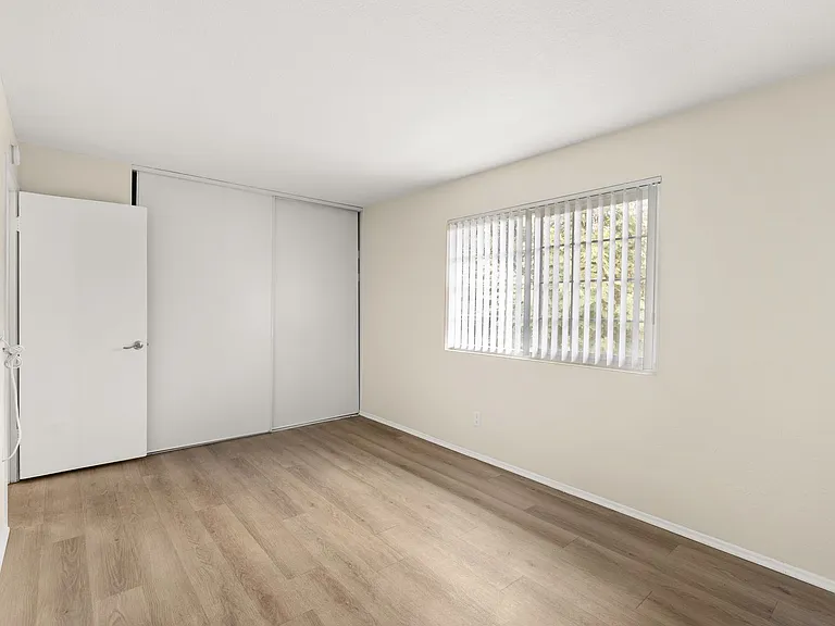 Applewood Apartments — Photo 92