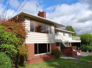 5674 NE 180th St, Kenmore, WA 98028