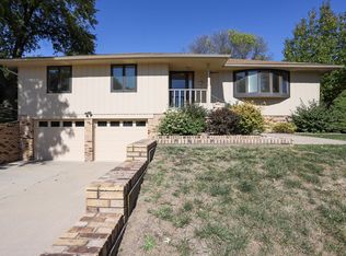 18 Decatur Cir, Council Bluffs, IA 51503