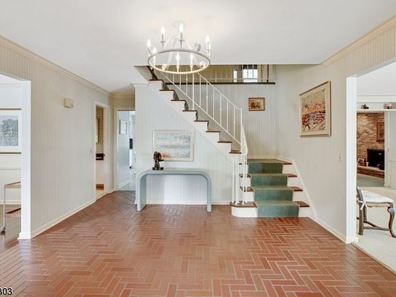 2nd image of 10 Powell Dr