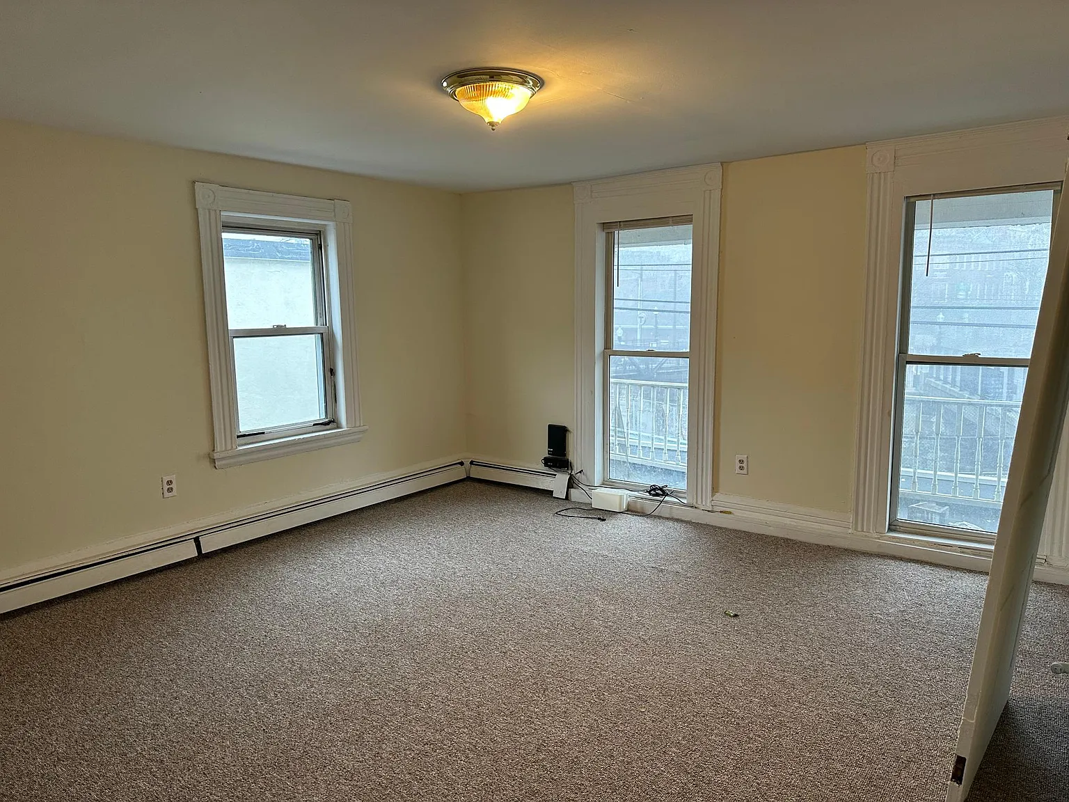 4 bed, 1400 sqft, $2,350 — Photo 3