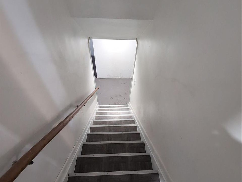 1901 Edison St, photo 21